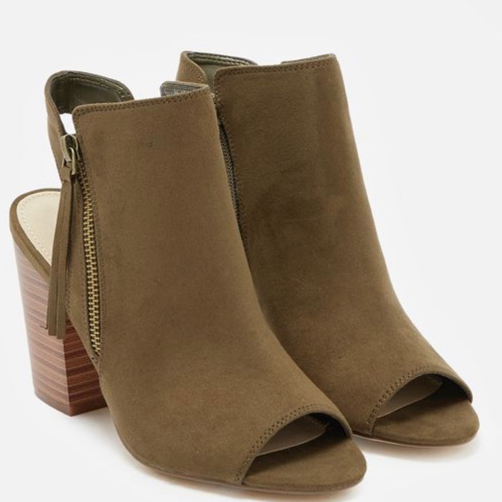 Open toe block heel sandals
